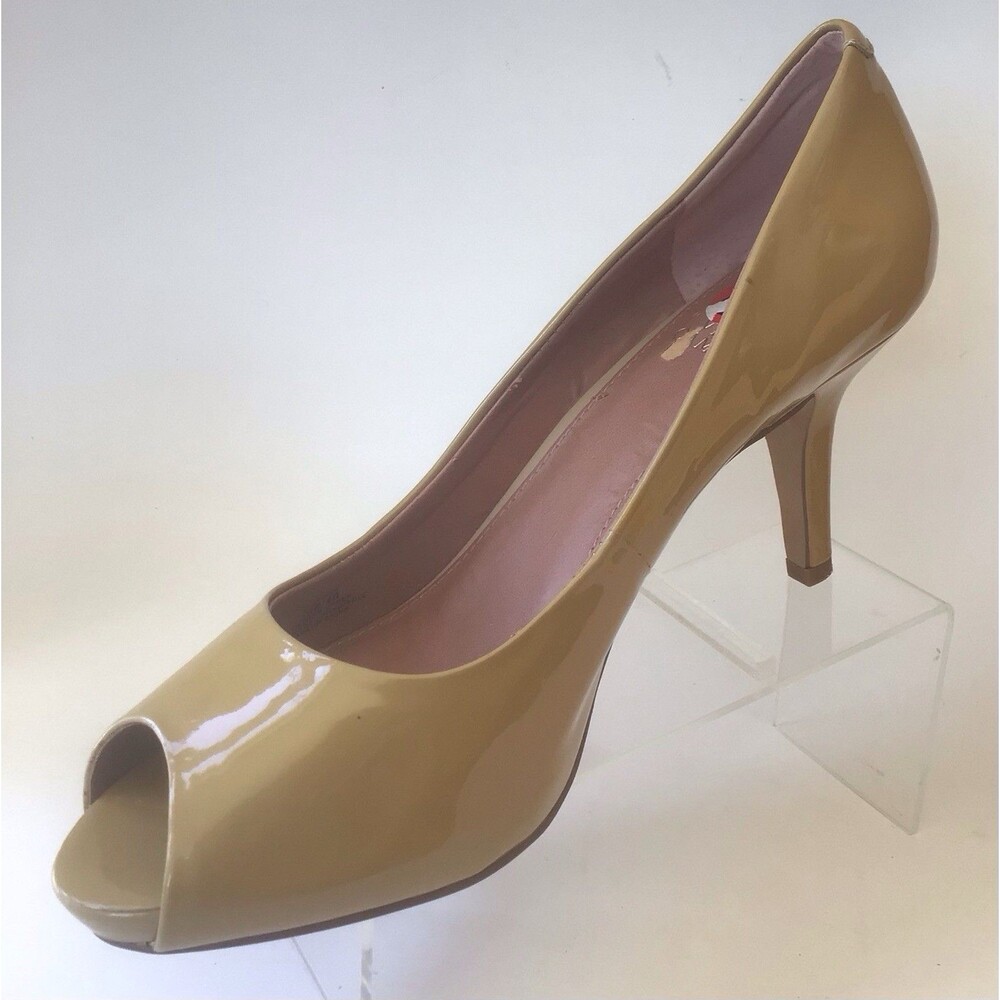 VINCE CAMUTO Kira Peep Toe Platform Pumps, Butterscotch Gold (Size 10 B)